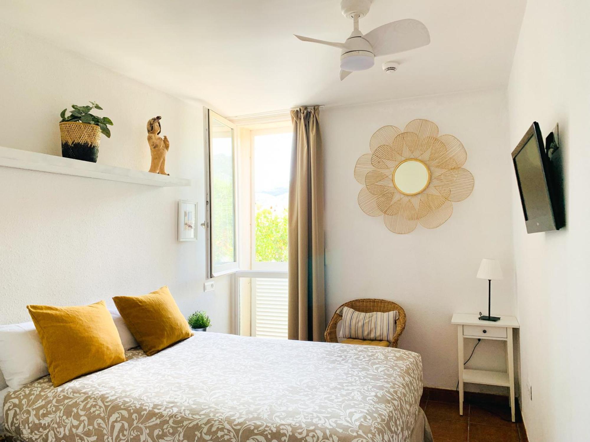 Habitacion Centrica Con Aire Acondicionado Bano Privado Nevera Cadaques Luaran gambar